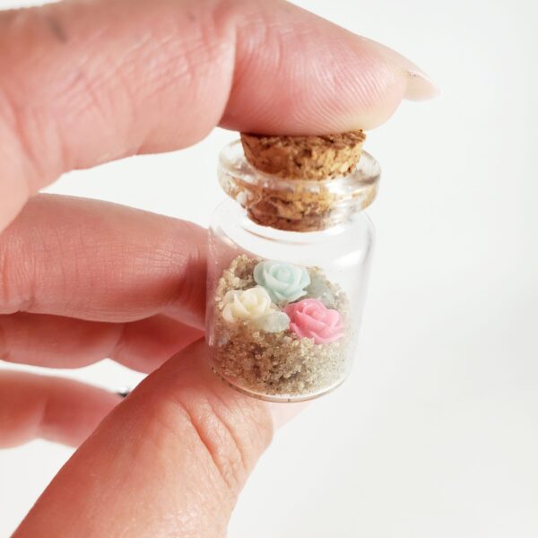 Bottle with Resin Flowers Party Favor
